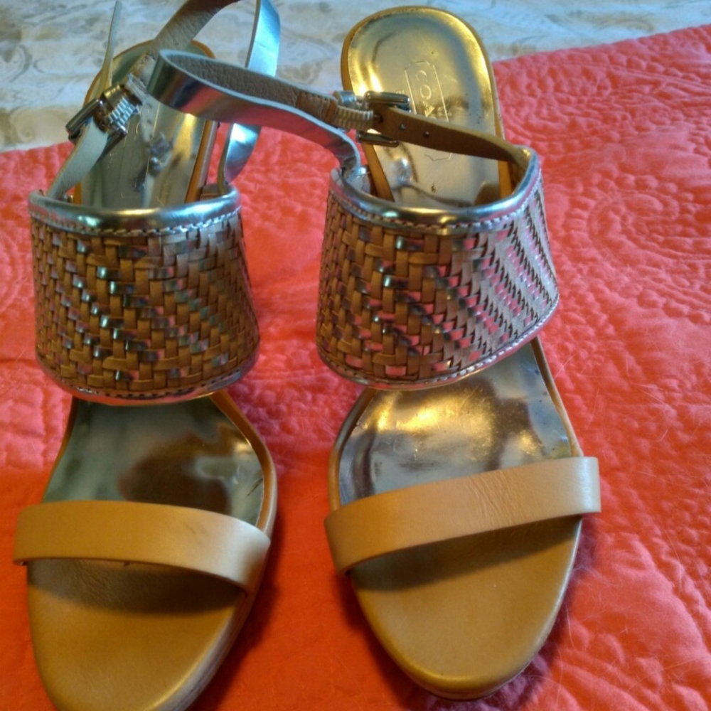 Shoes - Picture 7 of 8